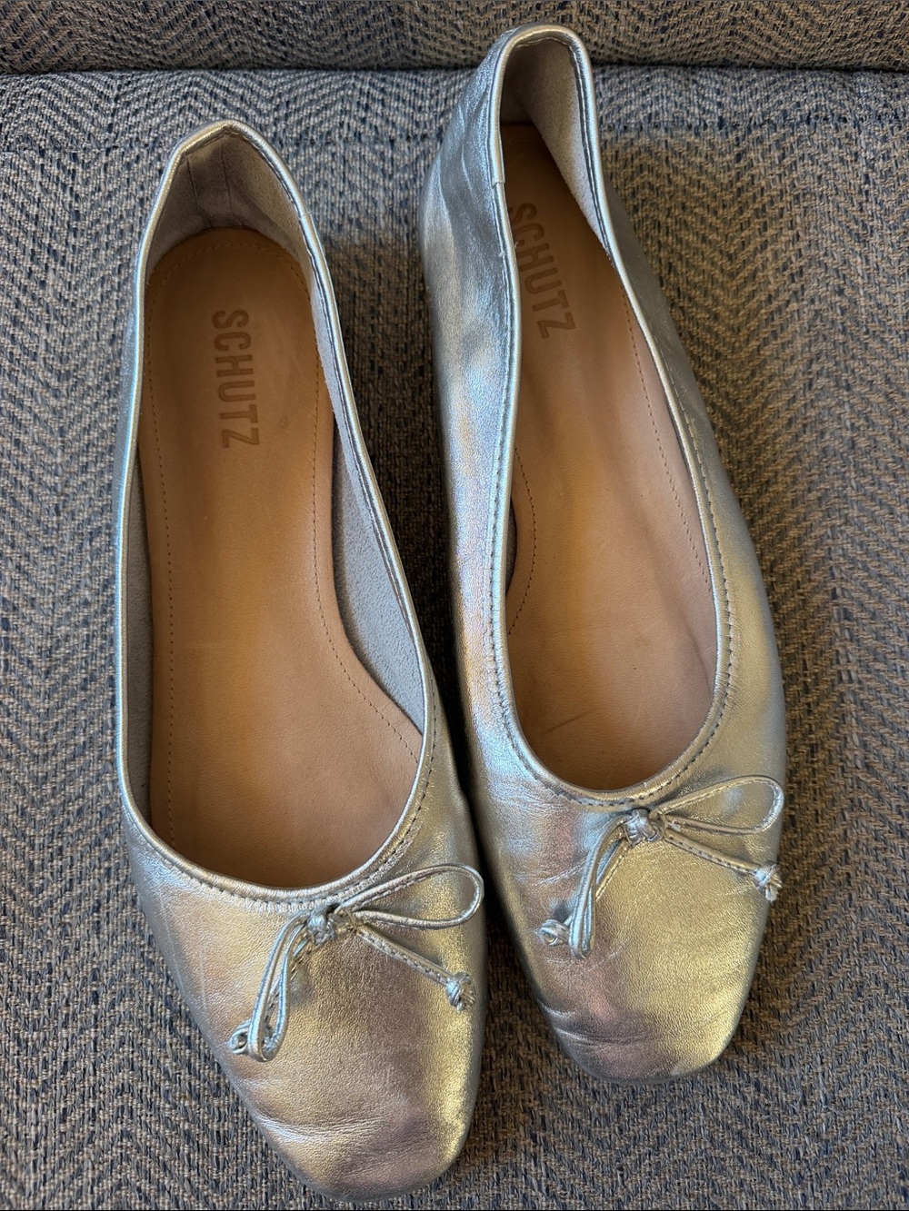 SCHUTZ ARISSA SILVER LEATHER BALLET FLAT SIZE: 9B - Picture 4 of 12